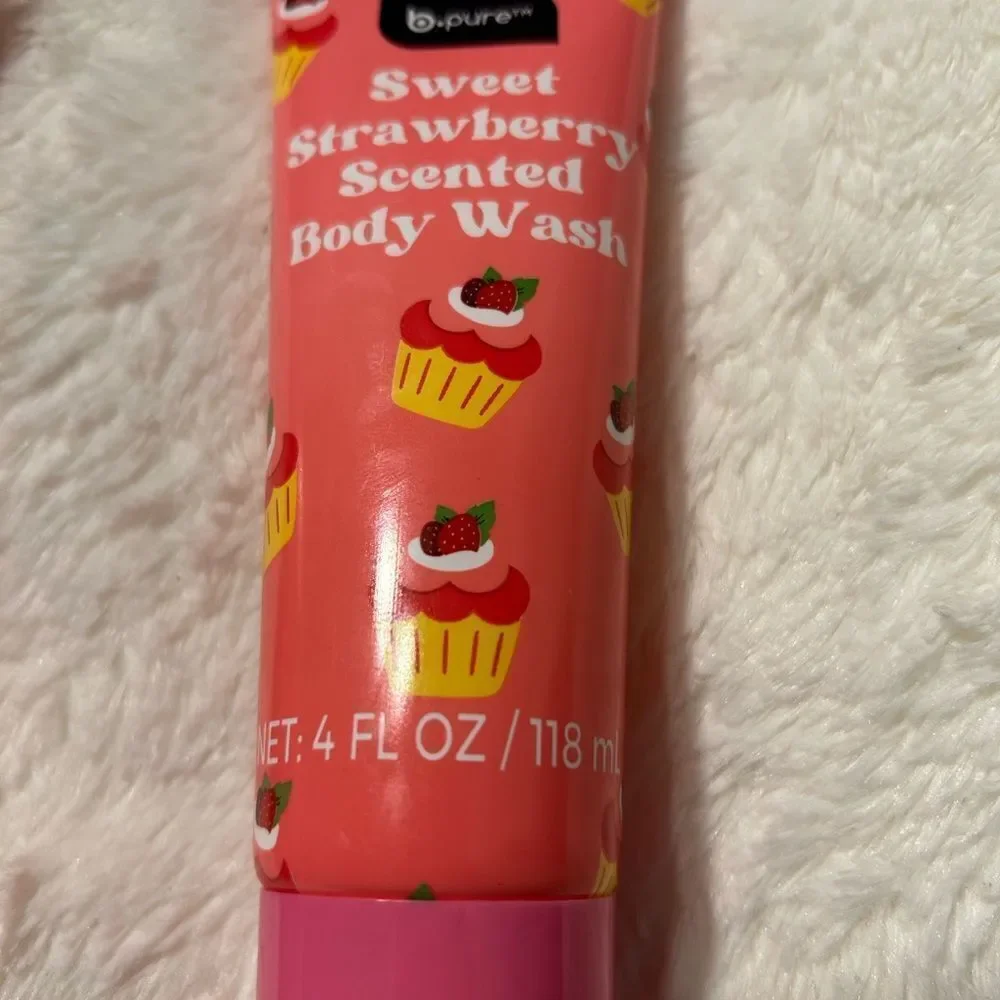 🎁Sweet Strawberry Scented Body Wash - Pink(Set Of 2)💥